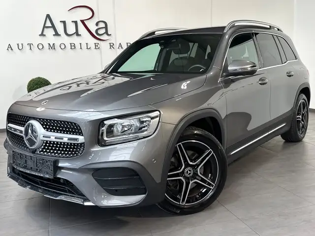 Mercedes-Benz GLB view 2