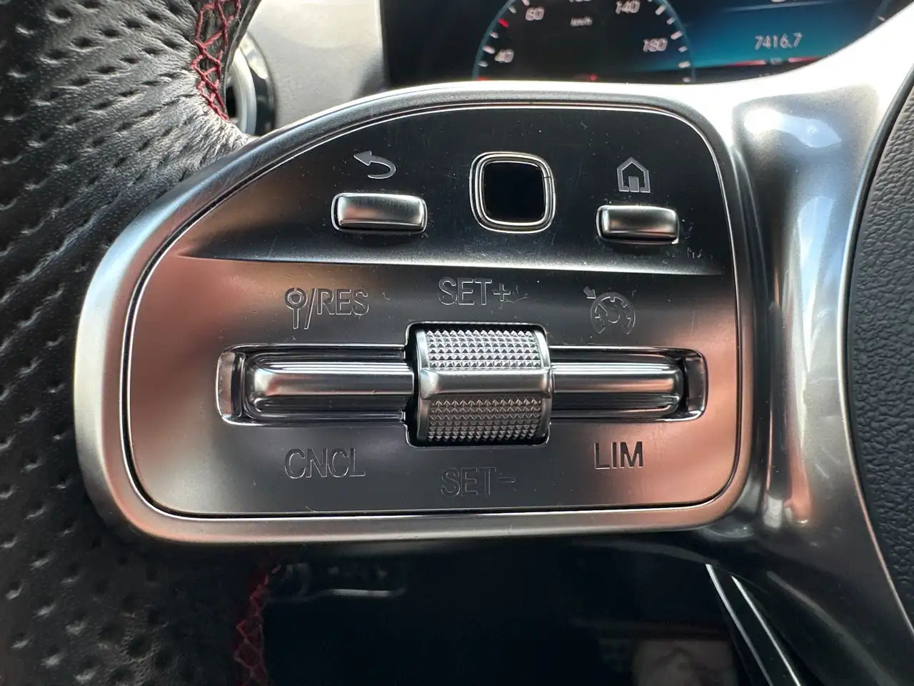 Mercedes-Benz GLB AMG Line NAV+AHK+360GRAD+SHZ+MEMORY+19ZOLL+TOTW, миниатюра 15