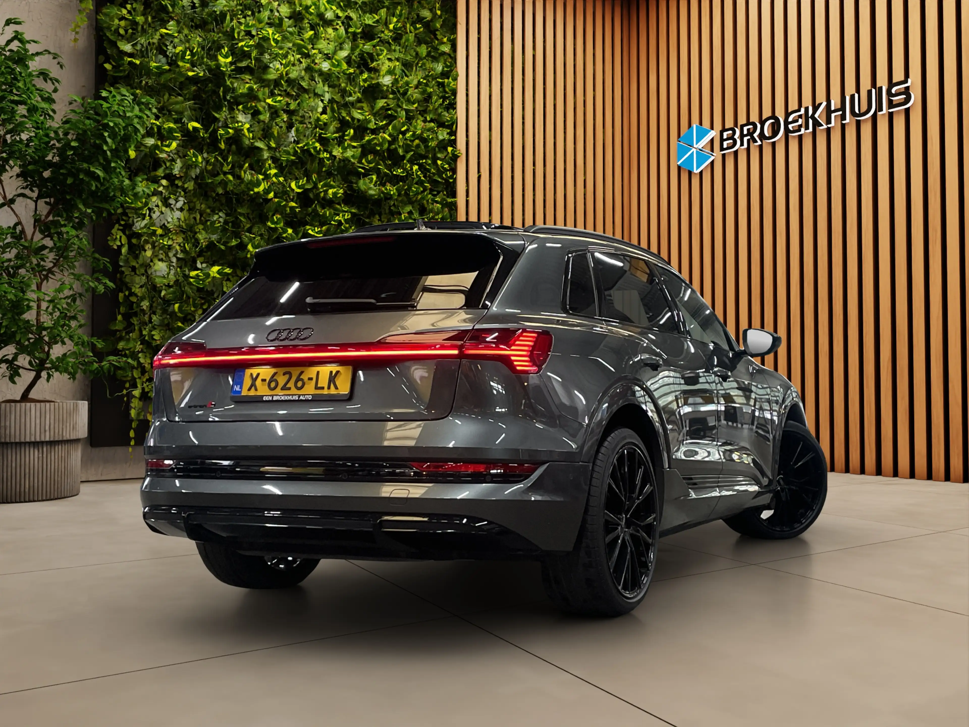 Audi e-tron 50 quattro S edition 71 kWh B&O | Adaptieve cruise — photo 2