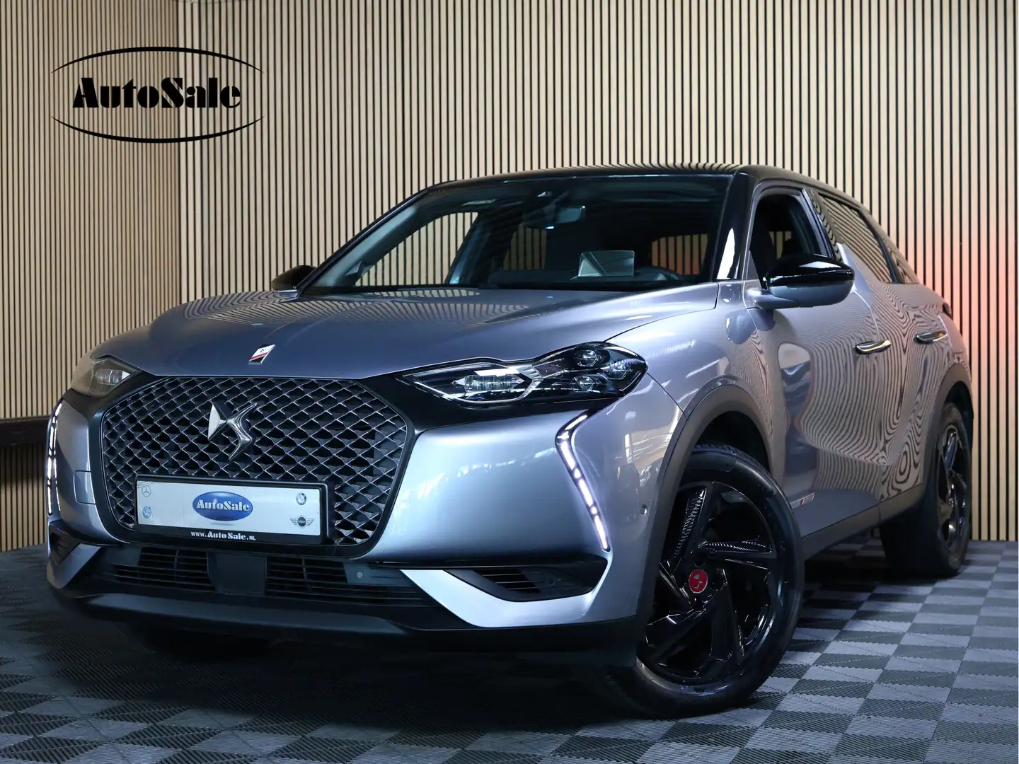 DS Automobiles DS 3 Crossback E-Tense PERFORMANCE AVM VIRTUAL NAVI HEADUP CLIMA Grau - 1