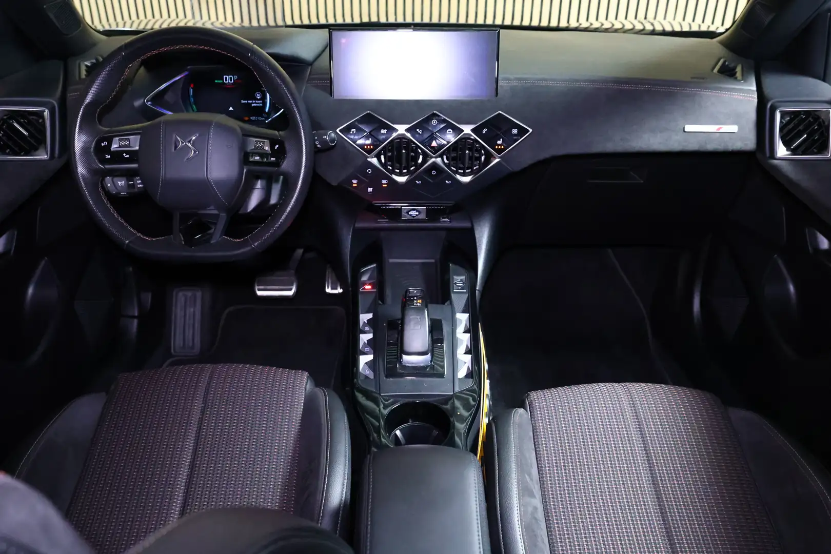 DS Automobiles DS 3 Crossback E-Tense PERFORMANCE AVM VIRTUAL NAVI HEADUP CLIMA Grau - 2