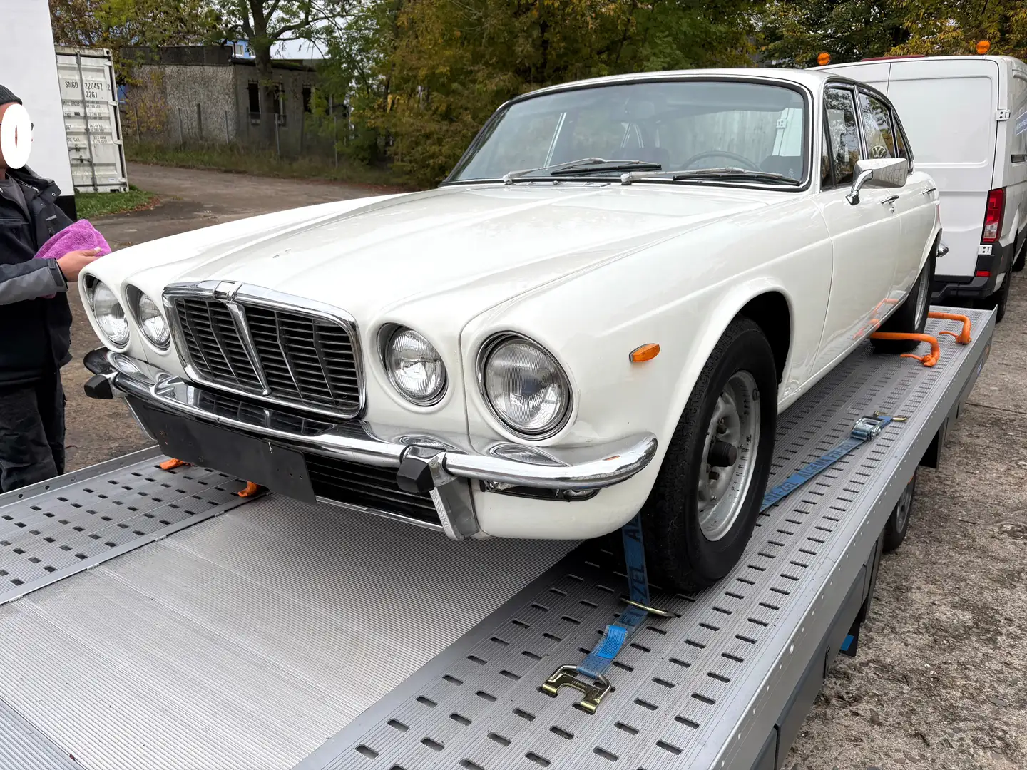 Oldtimer Jaguar XJ 6 Serie 2 Weiß - 1