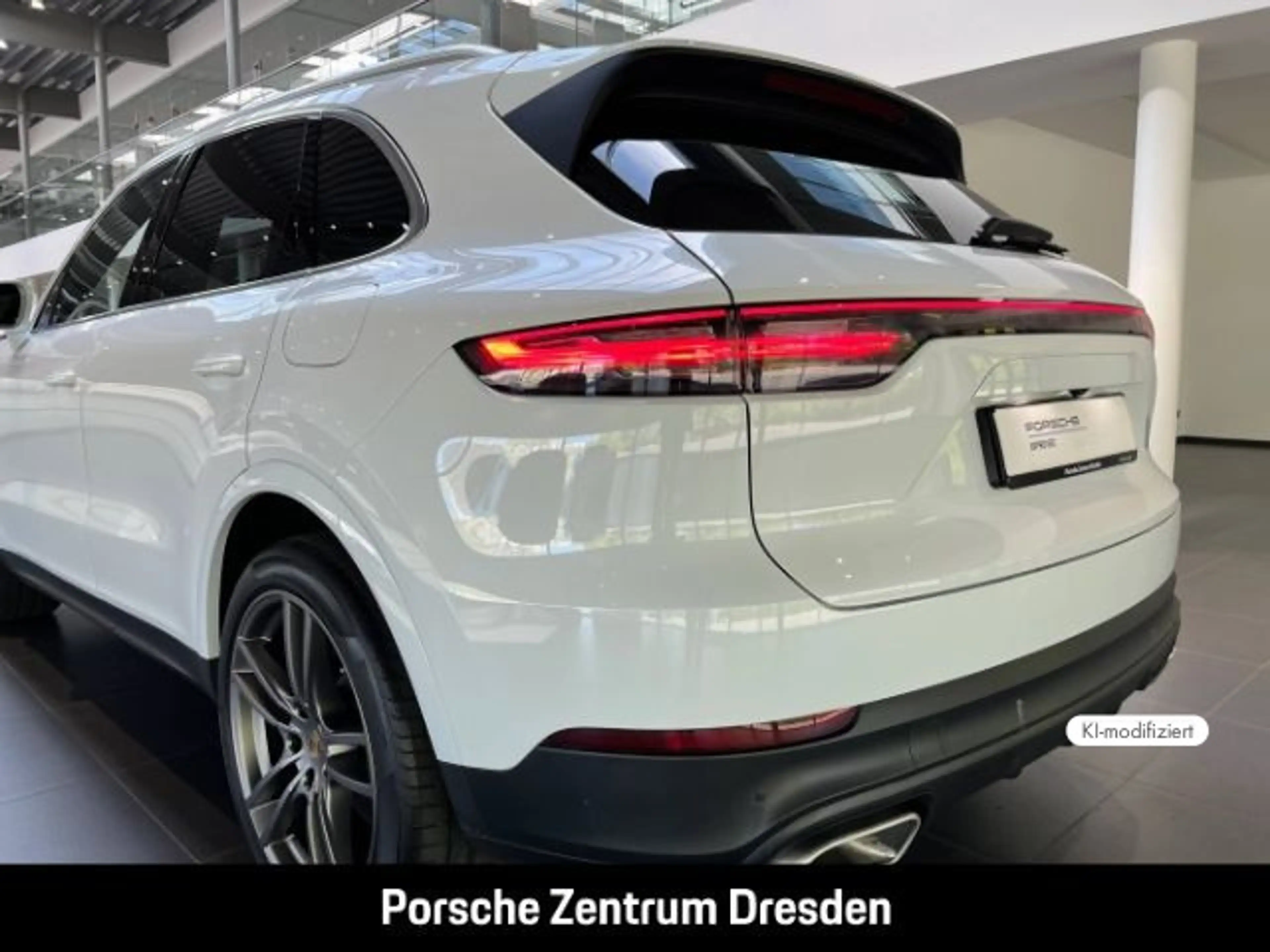 Porsche Cayenne E-Hybrid*Pano*Chrono*BOSE*LED-Matrix — photo 13
