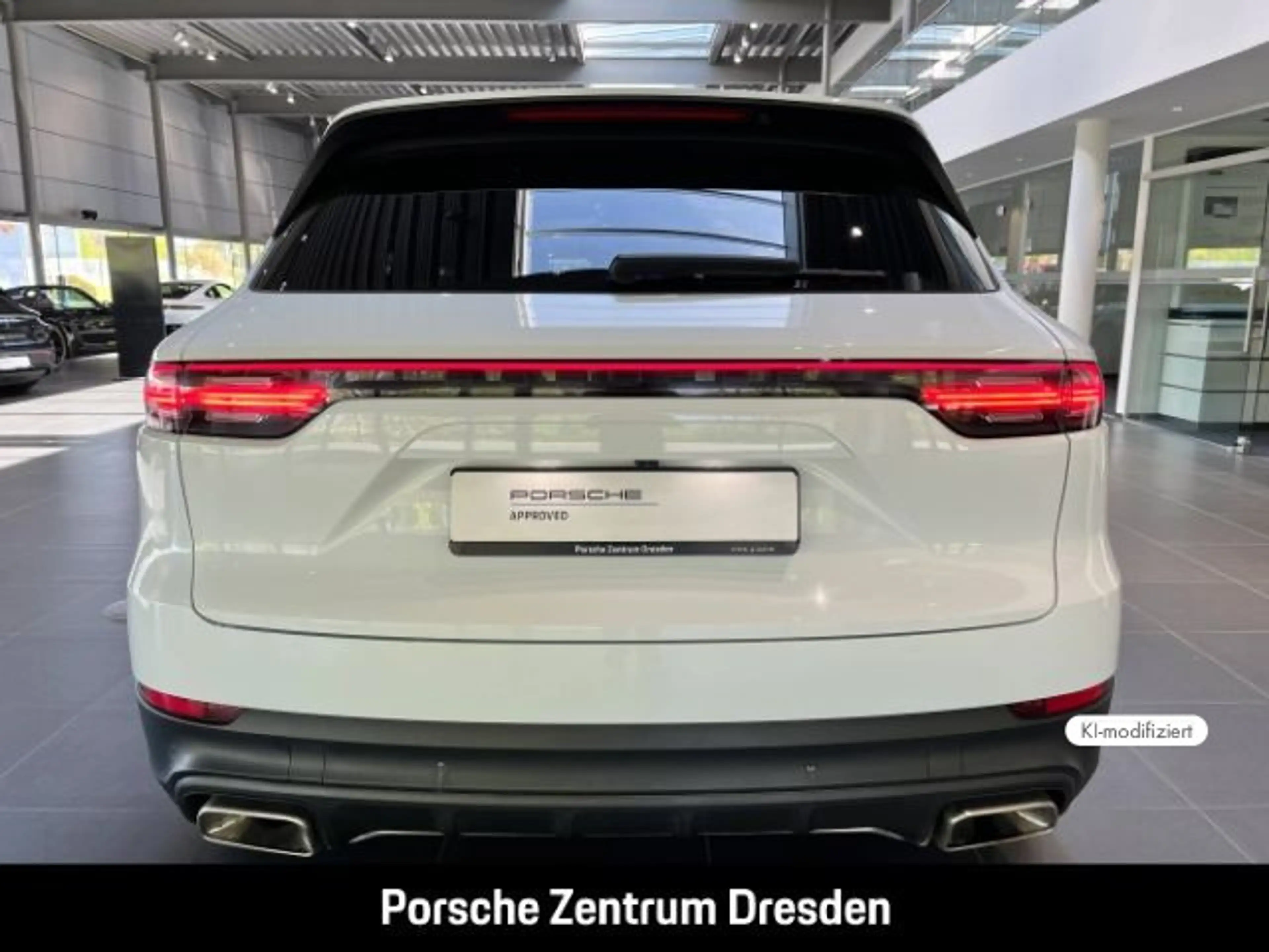 Porsche Cayenne E-Hybrid*Pano*Chrono*BOSE*LED-Matrix — photo 10