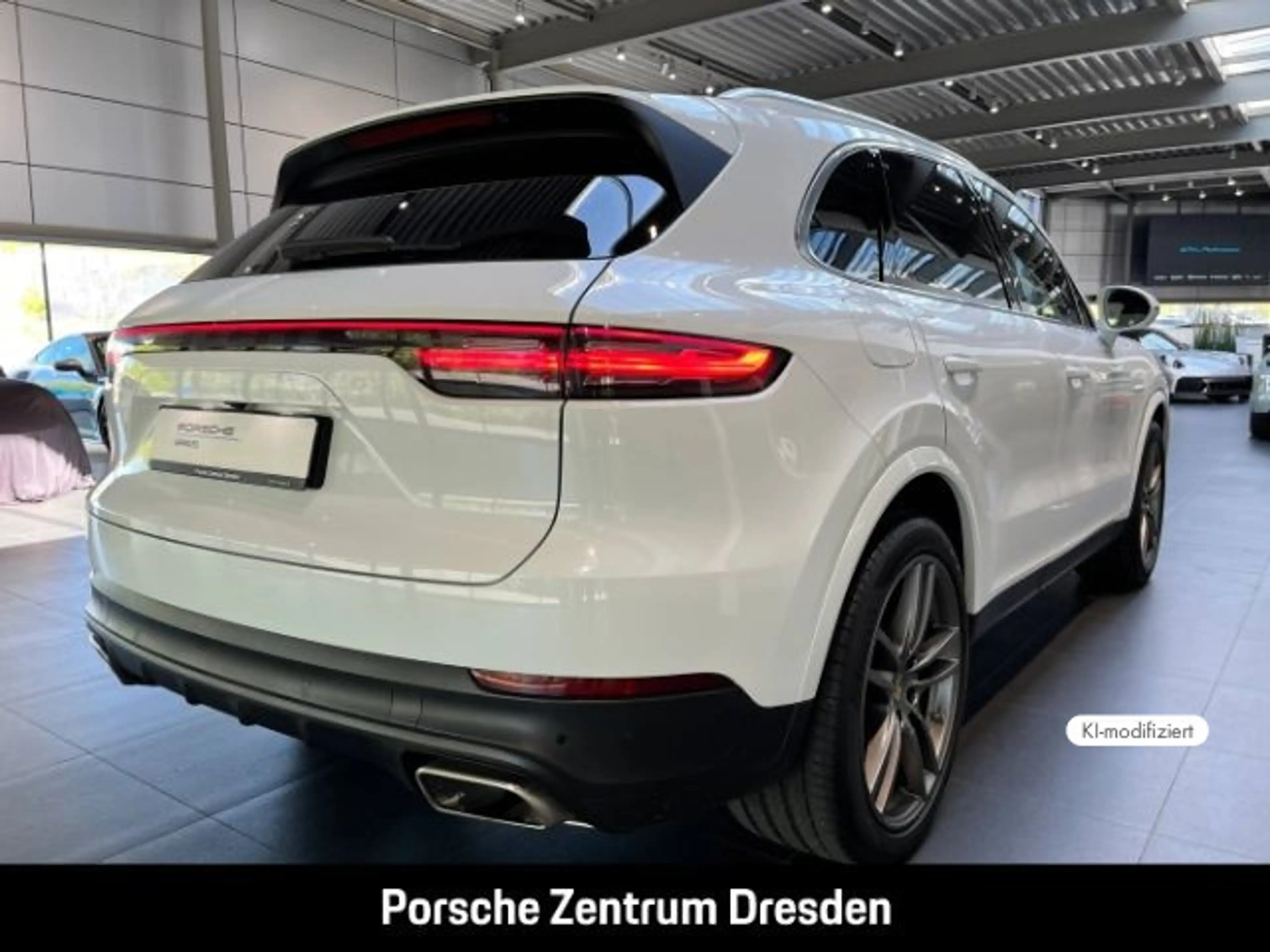 Porsche Cayenne E-Hybrid*Pano*Chrono*BOSE*LED-Matrix — photo 8