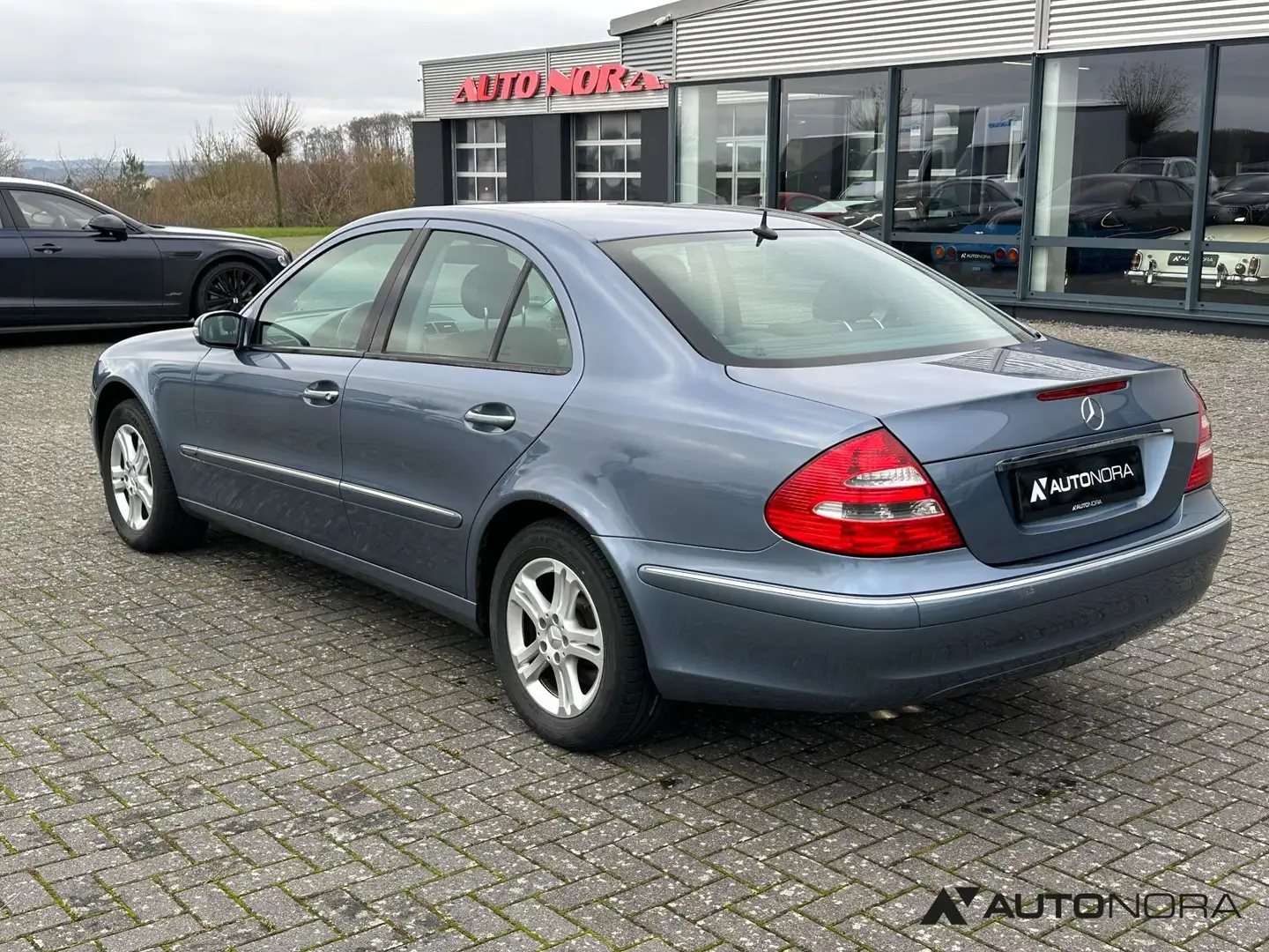 Mercedes-Benz E 220 CDI Elegance Blau - 2