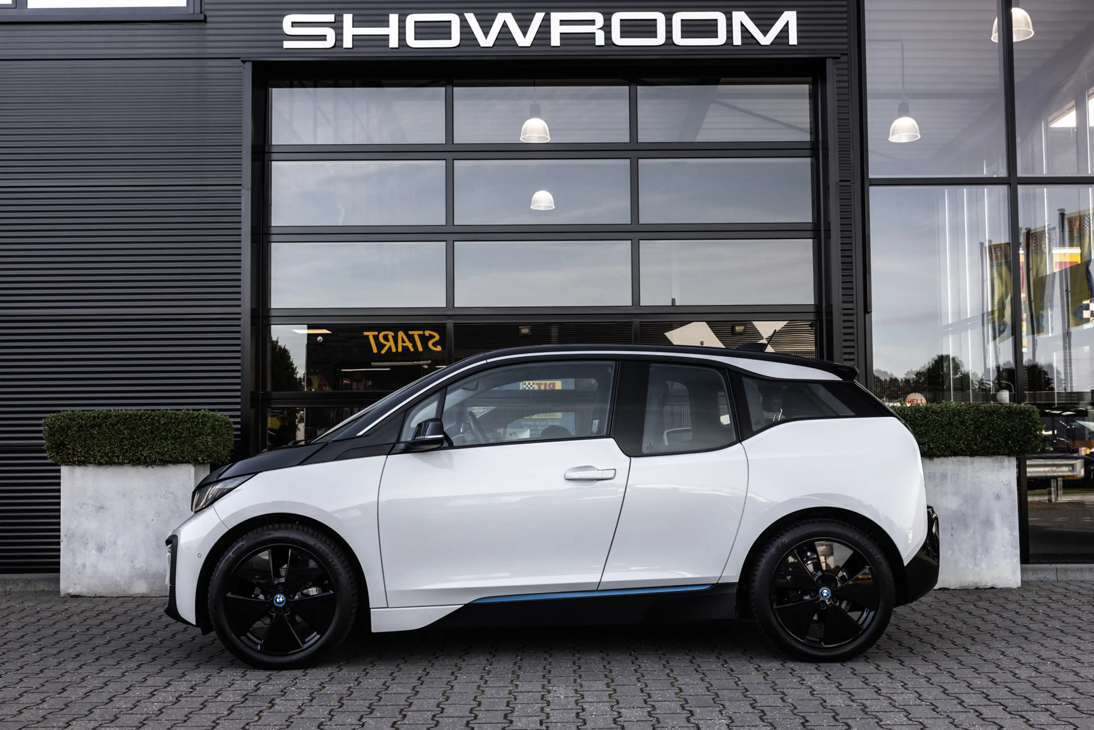 BMW i3 Basis iPerformance 94Ah 33 kWh, NL Auto, Nieuwstaa — photo 3