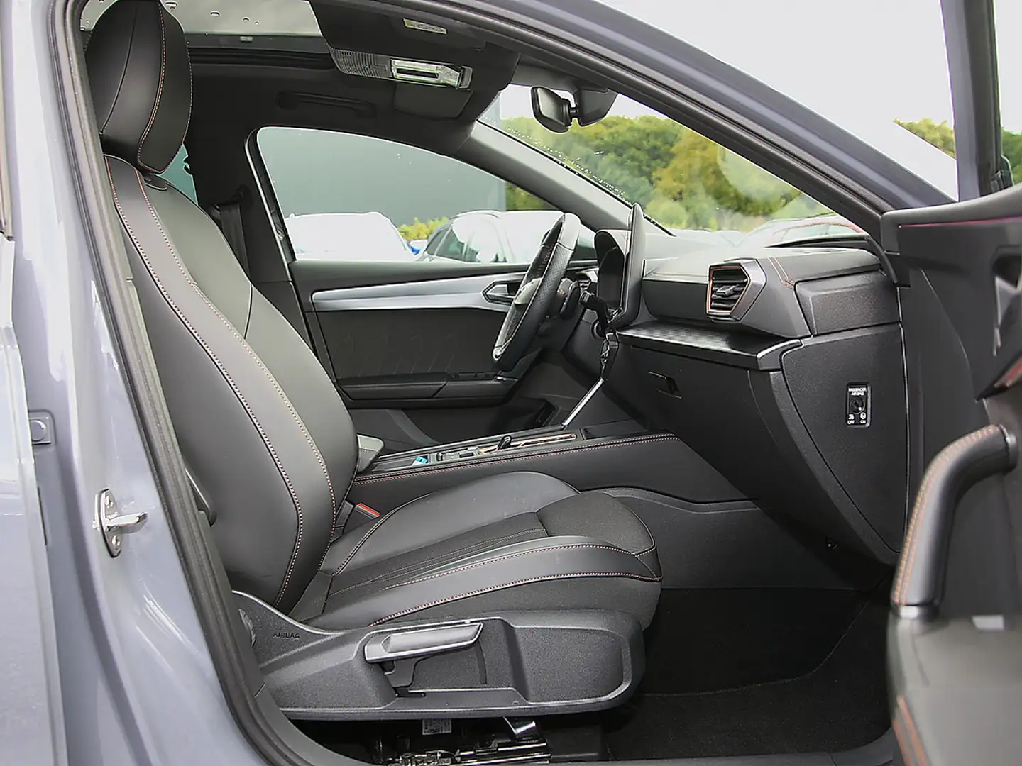 CUPRA Leon Sp TSI 1.5 eTSI 110 kW DSG NAVI PANO AHK Grau - 2