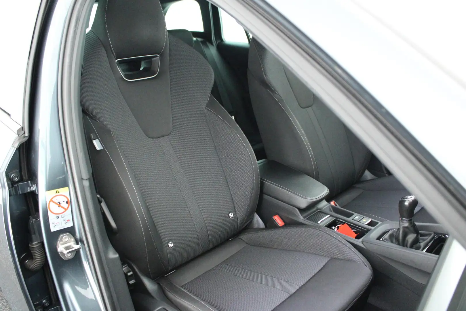 Skoda Octavia Combi 1.0 TSI 110pk Sport Business Trekhaak Camera Grigio - 2