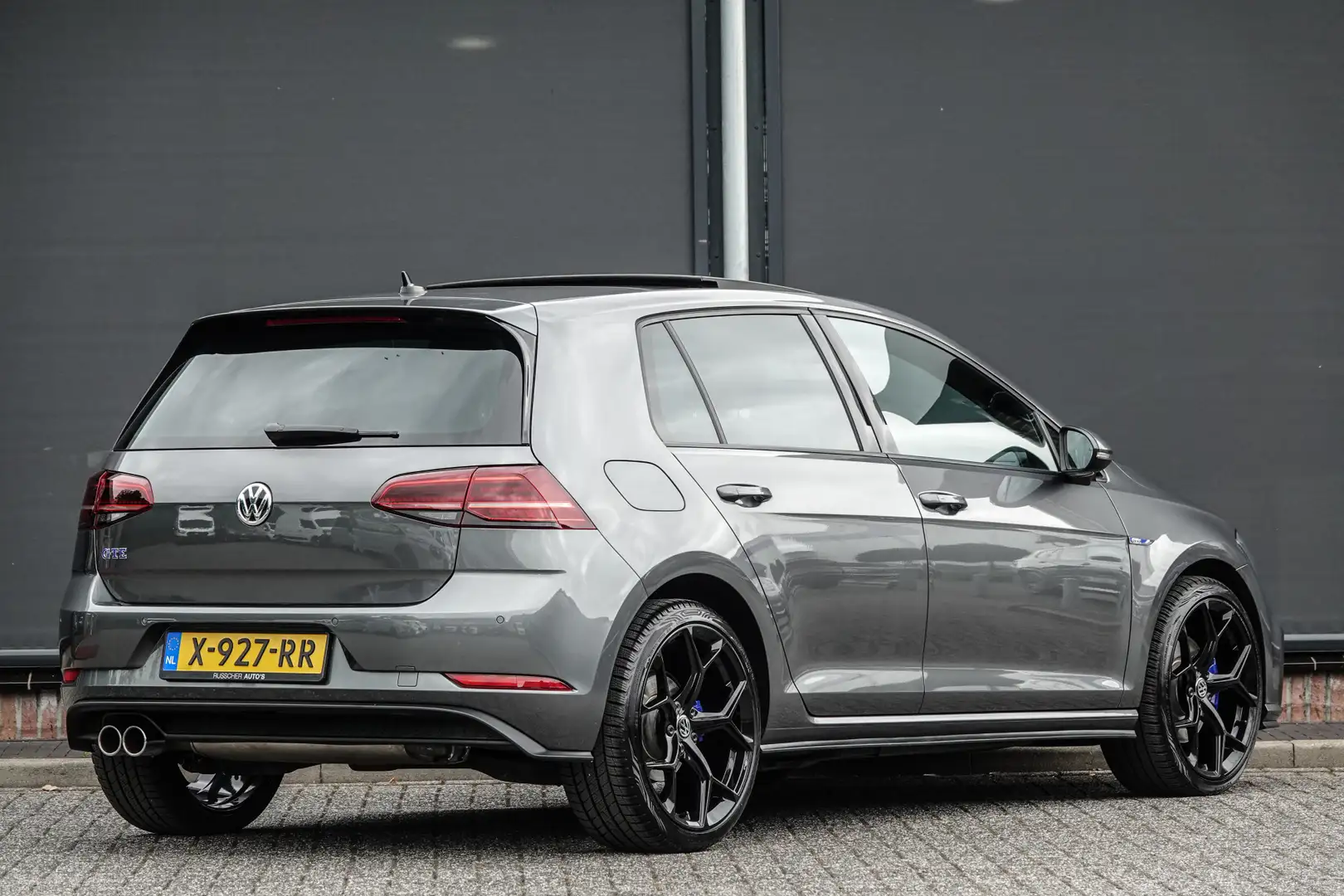 Volkswagen Golf GTE 1.4TSI 204Pk Aut. | Plug-in Hybride | Achteruitrij Grijs - 2