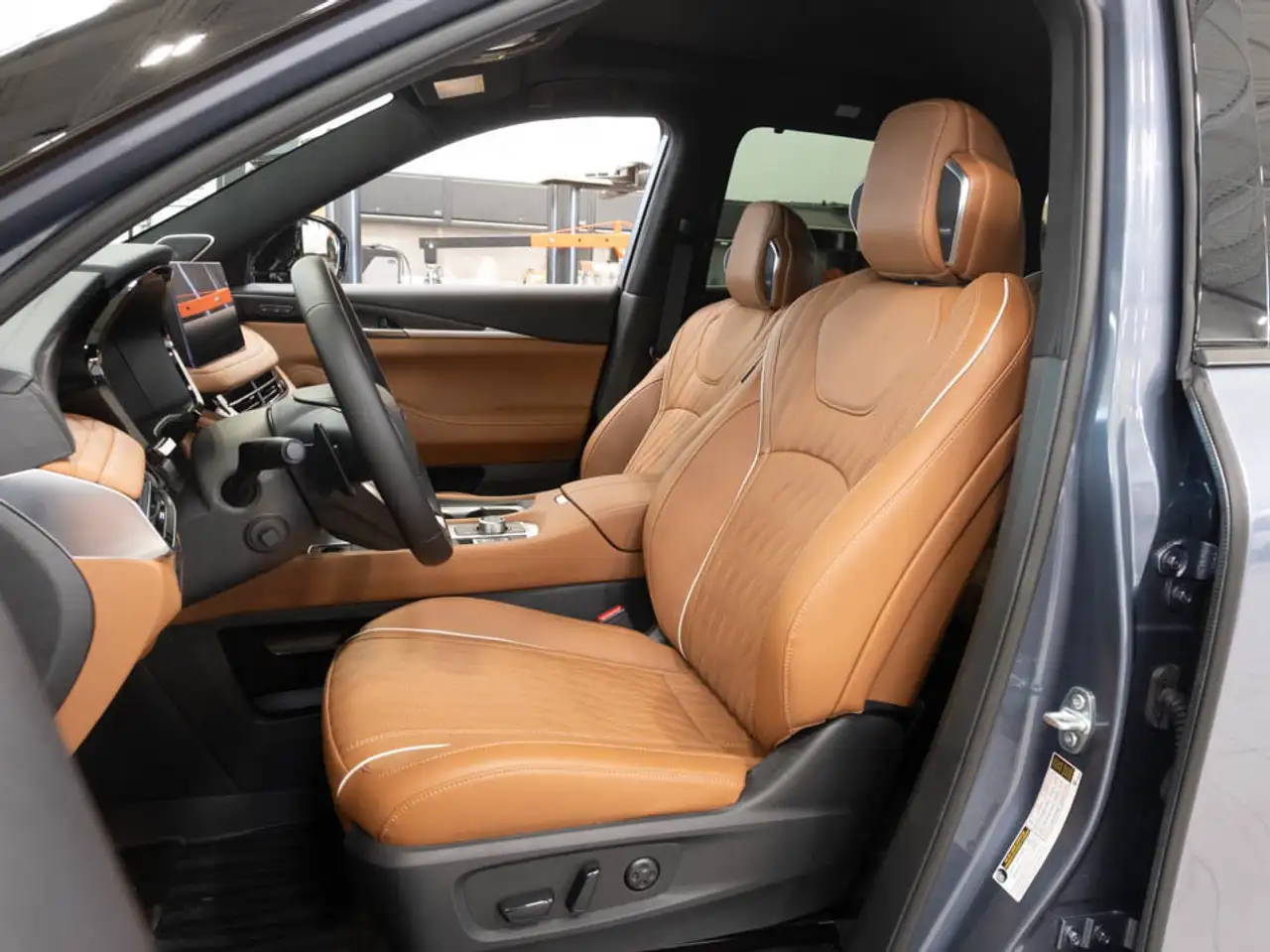 Infiniti QX60 снимка Infiniti QX60