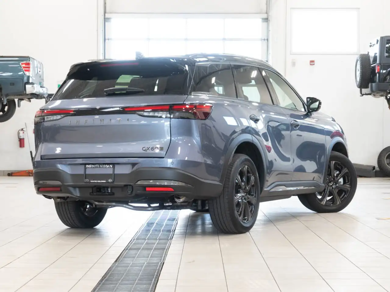 Infiniti QX60 снимка Infiniti QX60