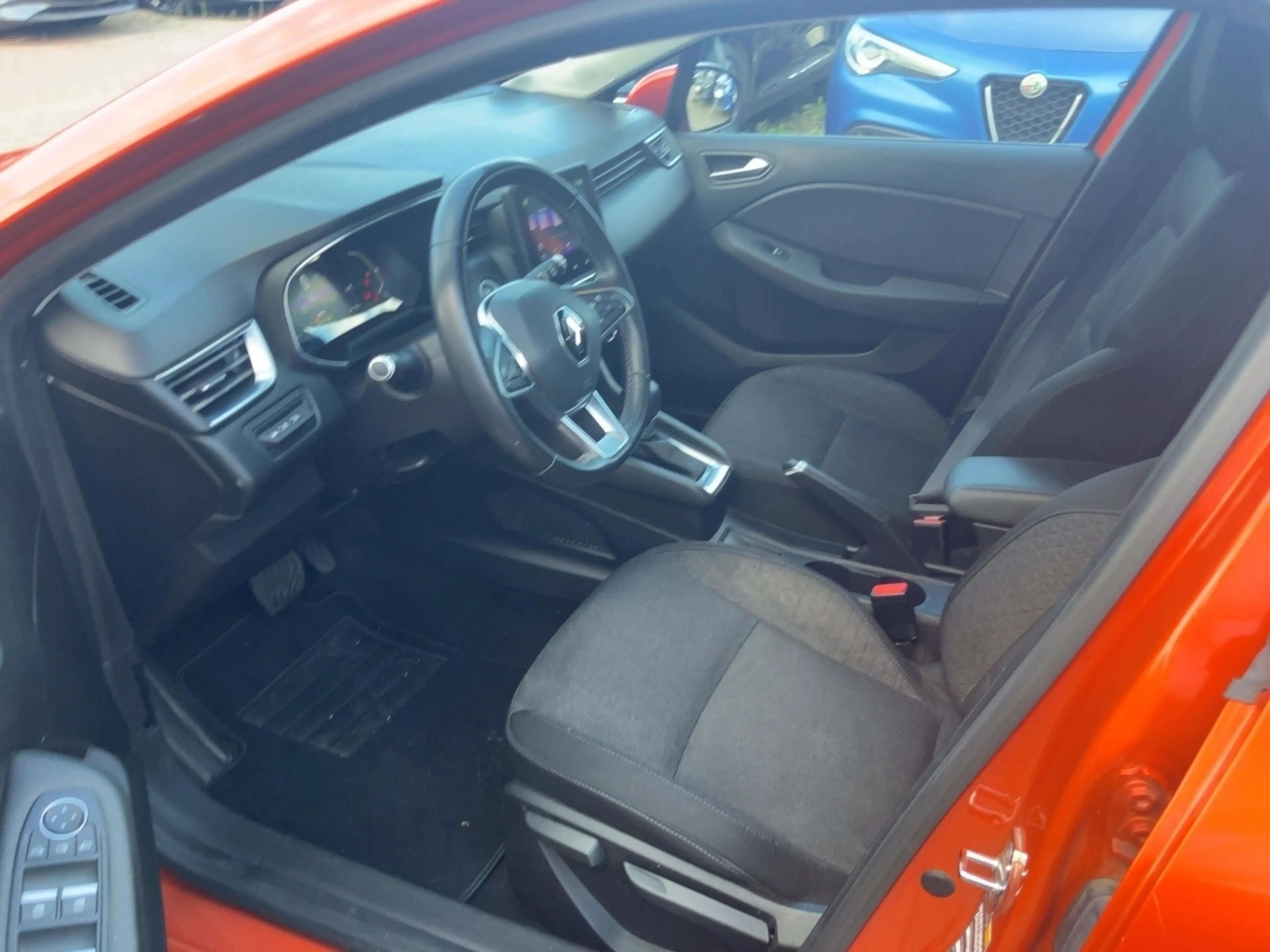 Renault Clio ZEN E-TECH 140 PS — photo 7
