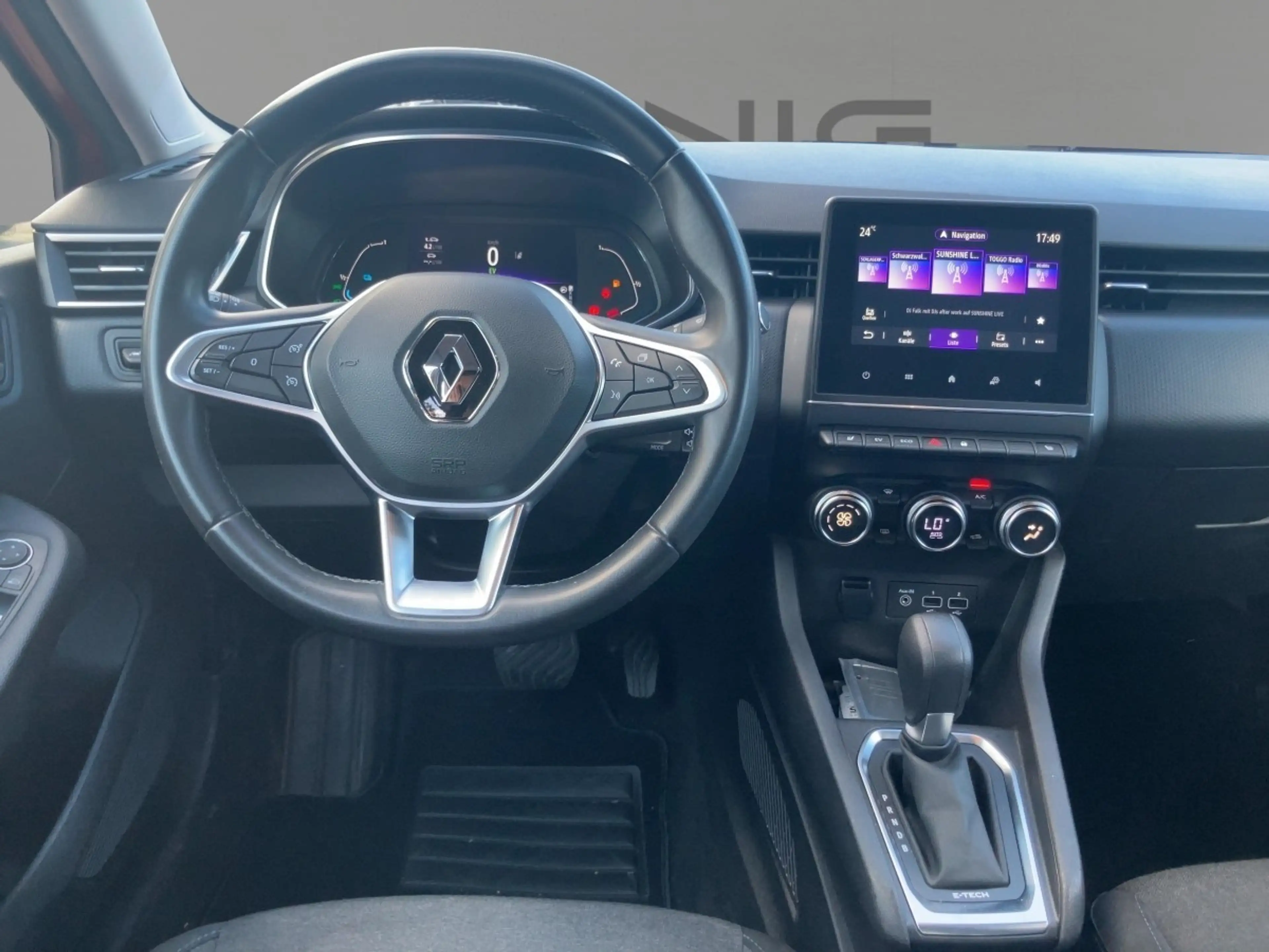 Renault Clio ZEN E-TECH 140 PS — photo 9