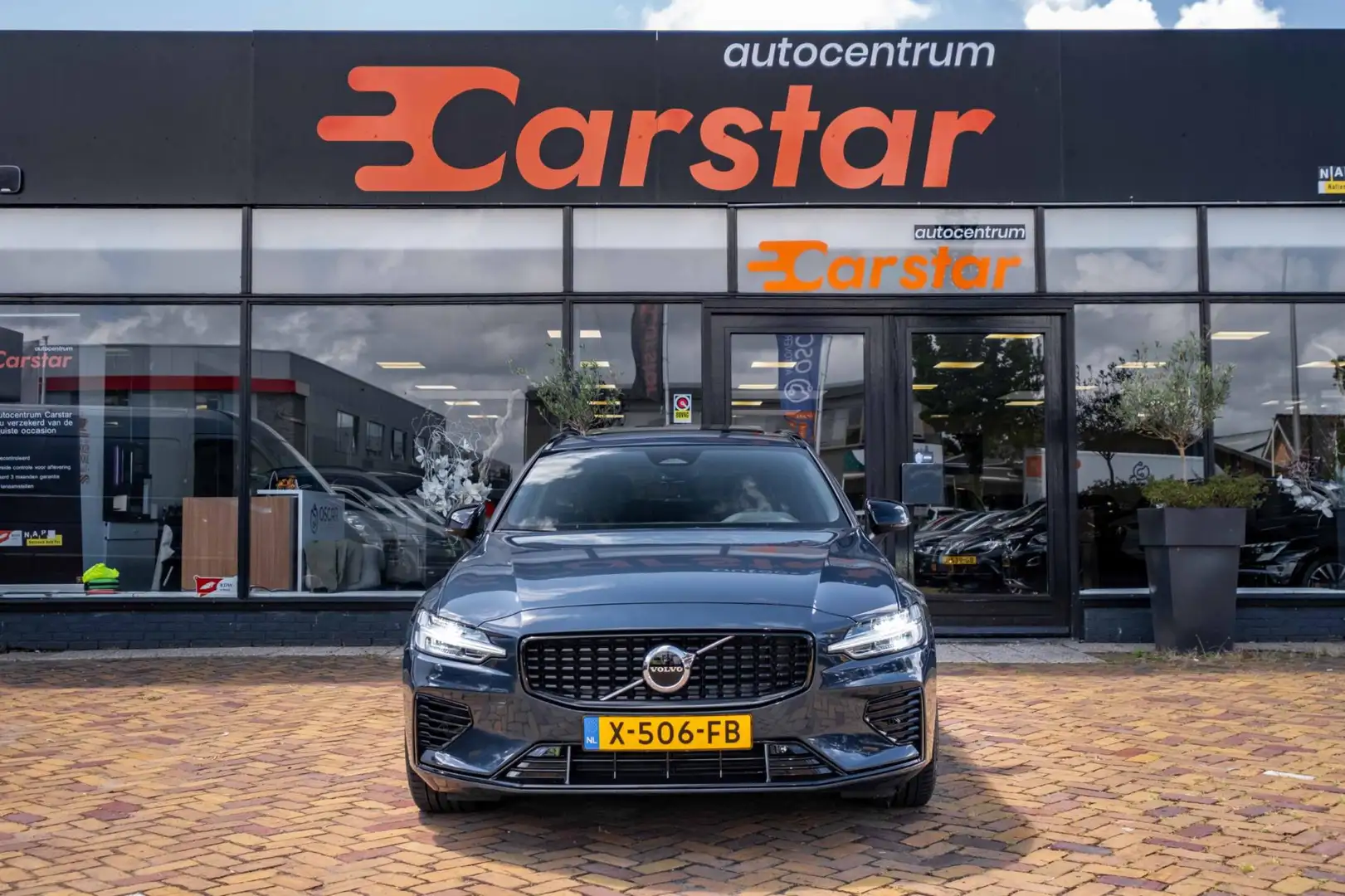 Volvo V60 2.0 T6 Recharge AWD Plus Bright|Pano|Camera| Albastru - 2