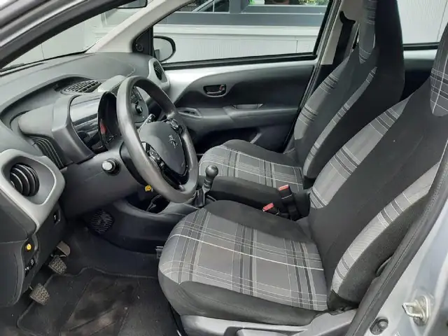 Peugeot 108 view 8