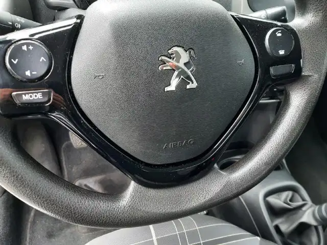 Peugeot 108 view 13