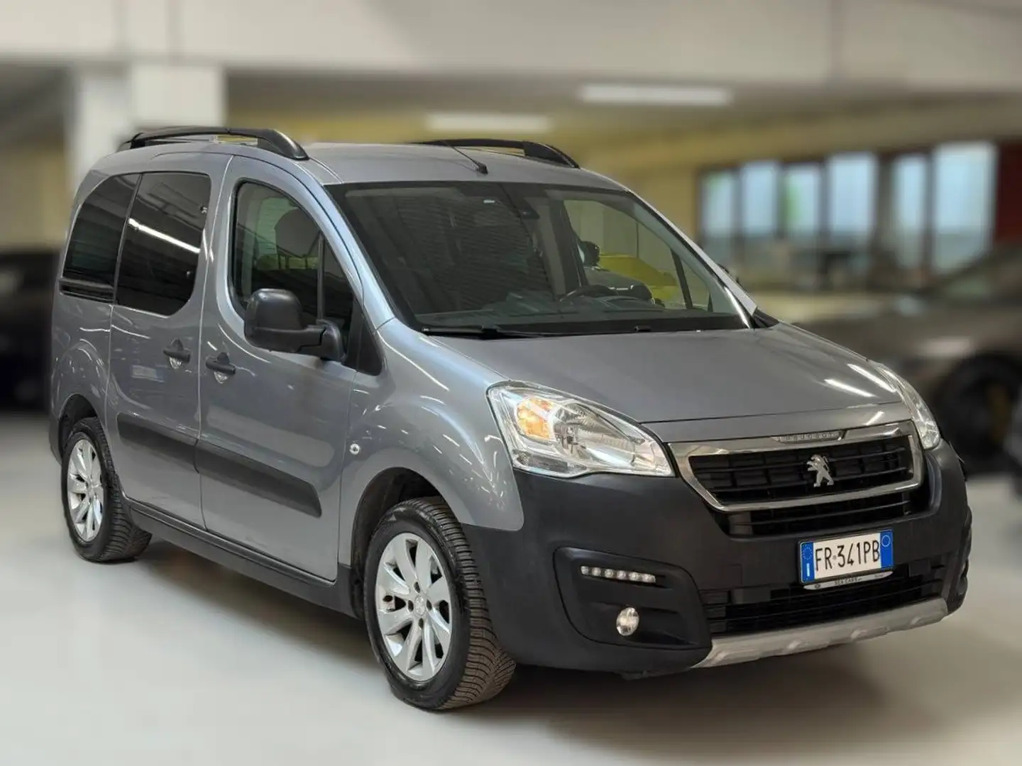 Peugeot Partner Partner Tepee BlueHDi 120 S&S Active Grigio - 1