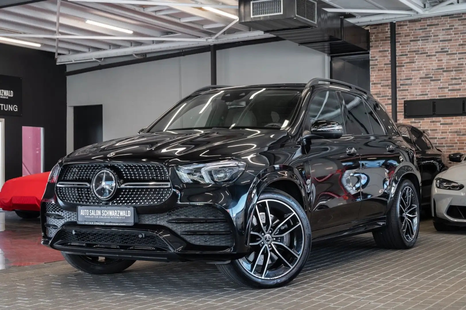Mercedes-Benz GLE 580 4M|AMG LINE|NIGHT-PAKET|PANO|MEMORY Schwarz - 1