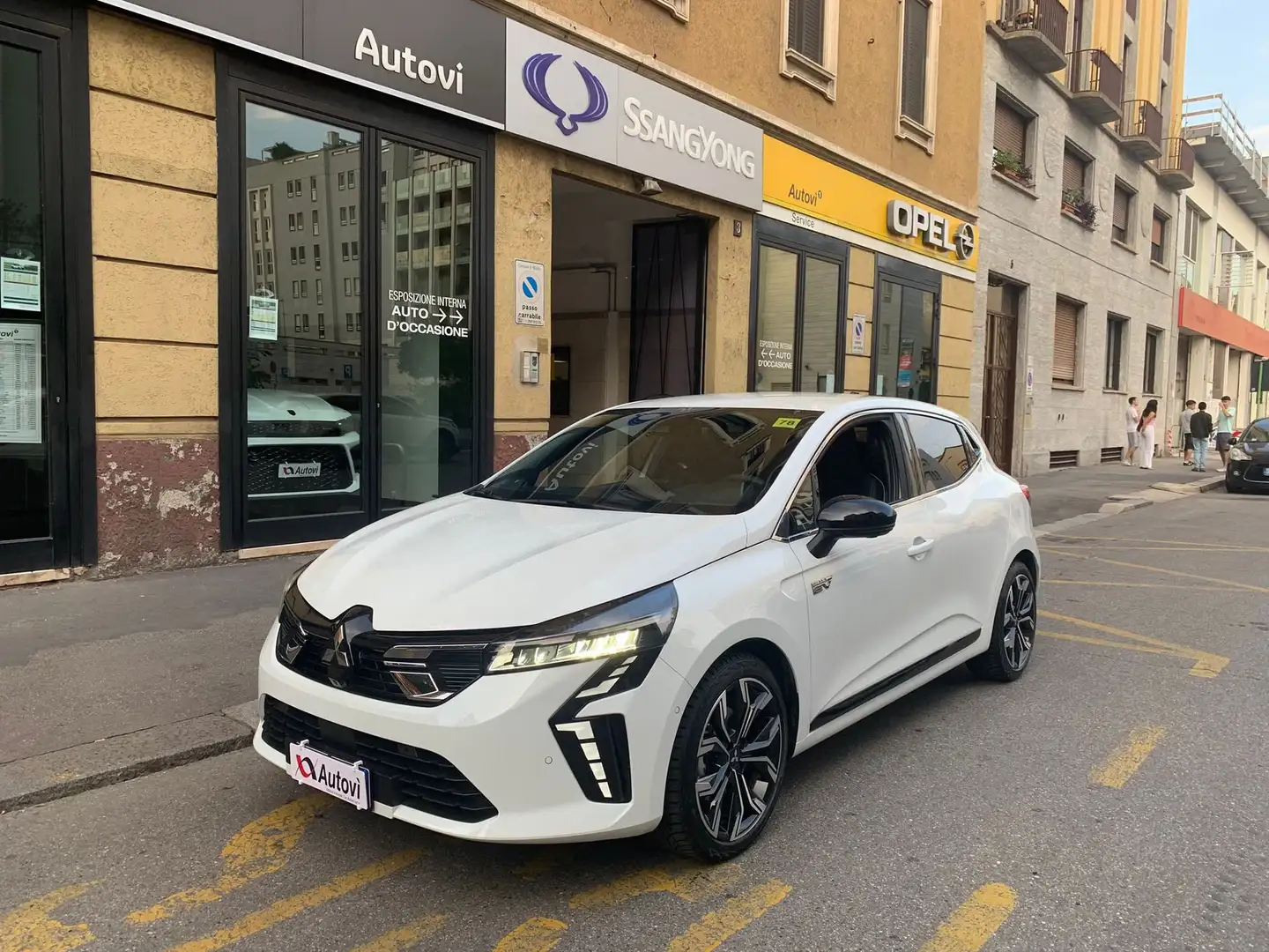 Mitsubishi Colt Colt 1.6L Full Hybrid Instyle (PROMO) Weiß - 1
