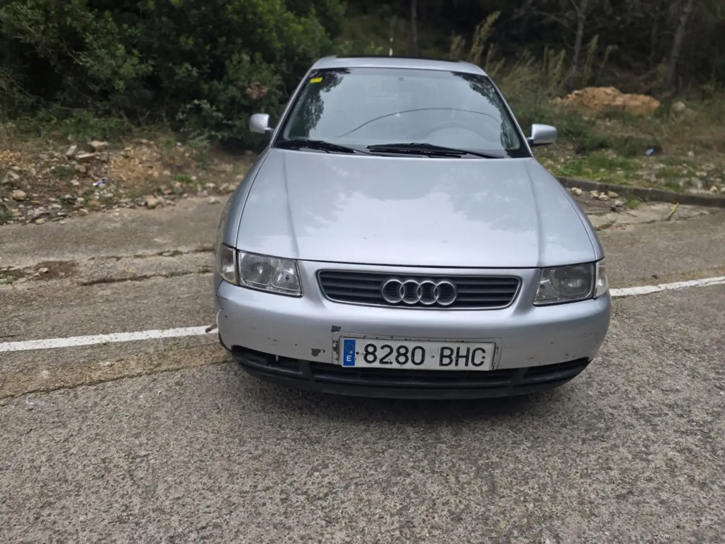 Audi A3 1.9TDI Ambiente Aut. Gris - 2