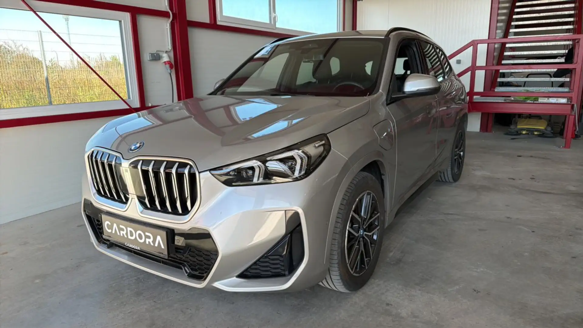 BMW X1 xDrive25e M-Paket LED*Leder*NAV*TEMP*RFK*Assisten Silber - 2