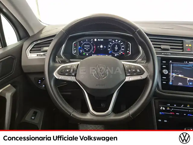 Volkswagen Tiguan view 9