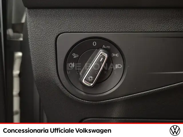 Volkswagen Tiguan view 18