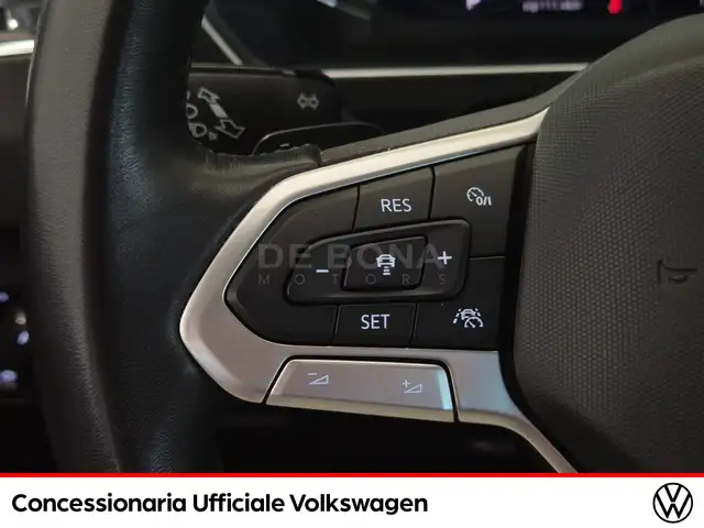 Volkswagen Tiguan view 17