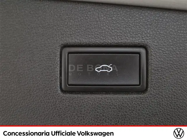 Volkswagen Tiguan view 21