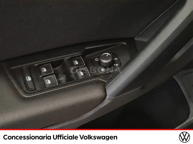 Volkswagen Tiguan view 19