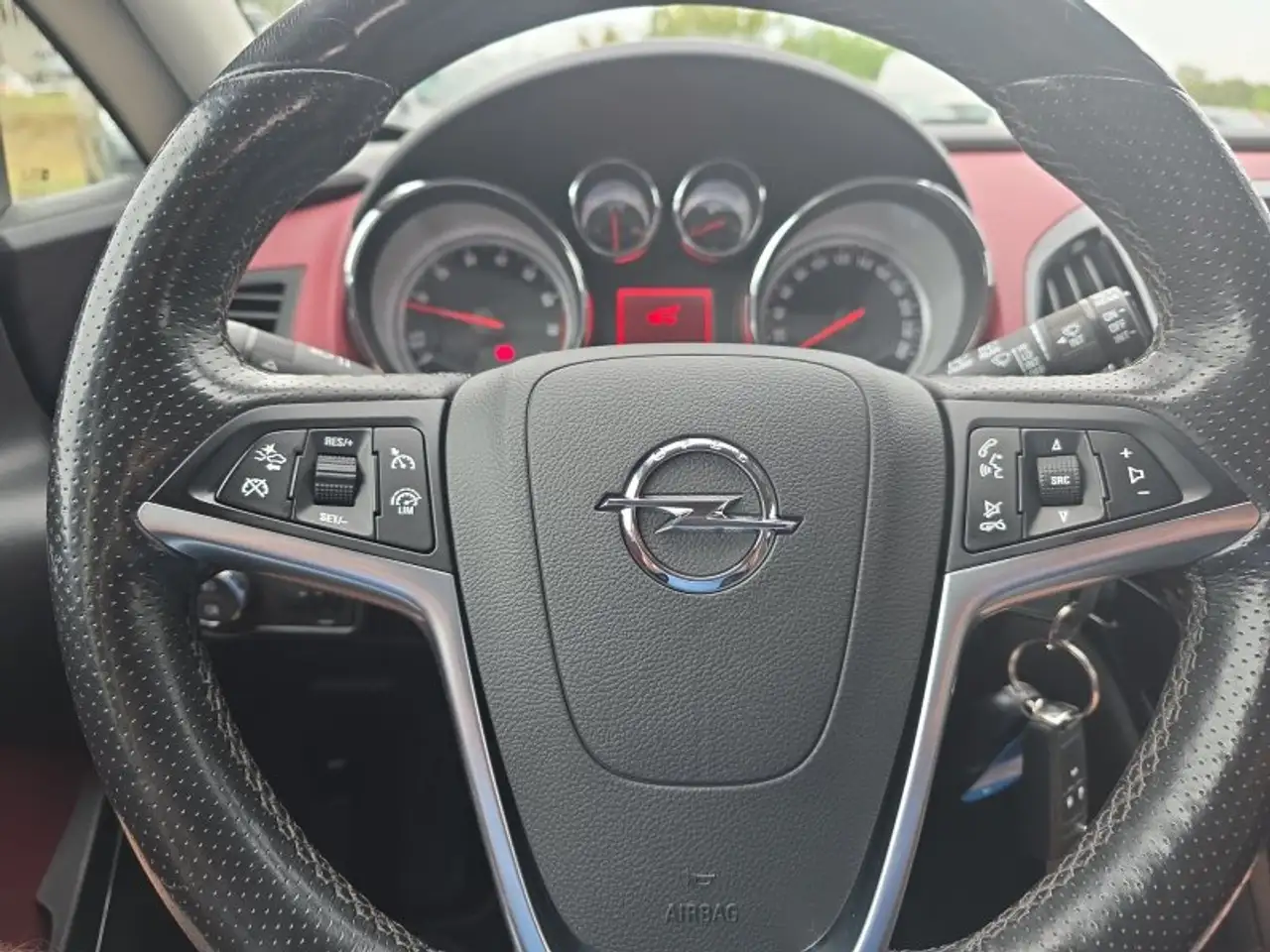 Opel Astra Astra GTC — photo 17 sur 30