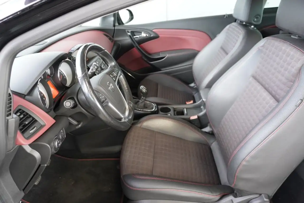 Opel Astra Astra GTC — photo 9 sur 30