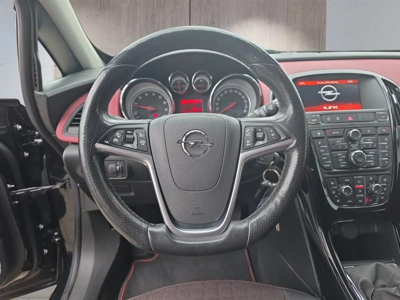 Opel Astra Astra GTC — photo 12 sur 30