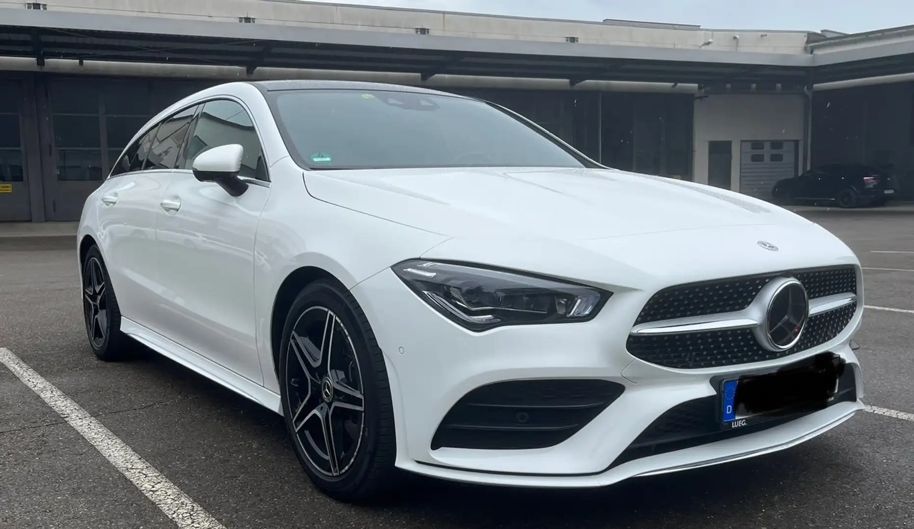 Mercedes-Benz CLA 220 CLA 220 d 4Matic Shooting Brake 8G-DCT AMG Line Weiß - 1