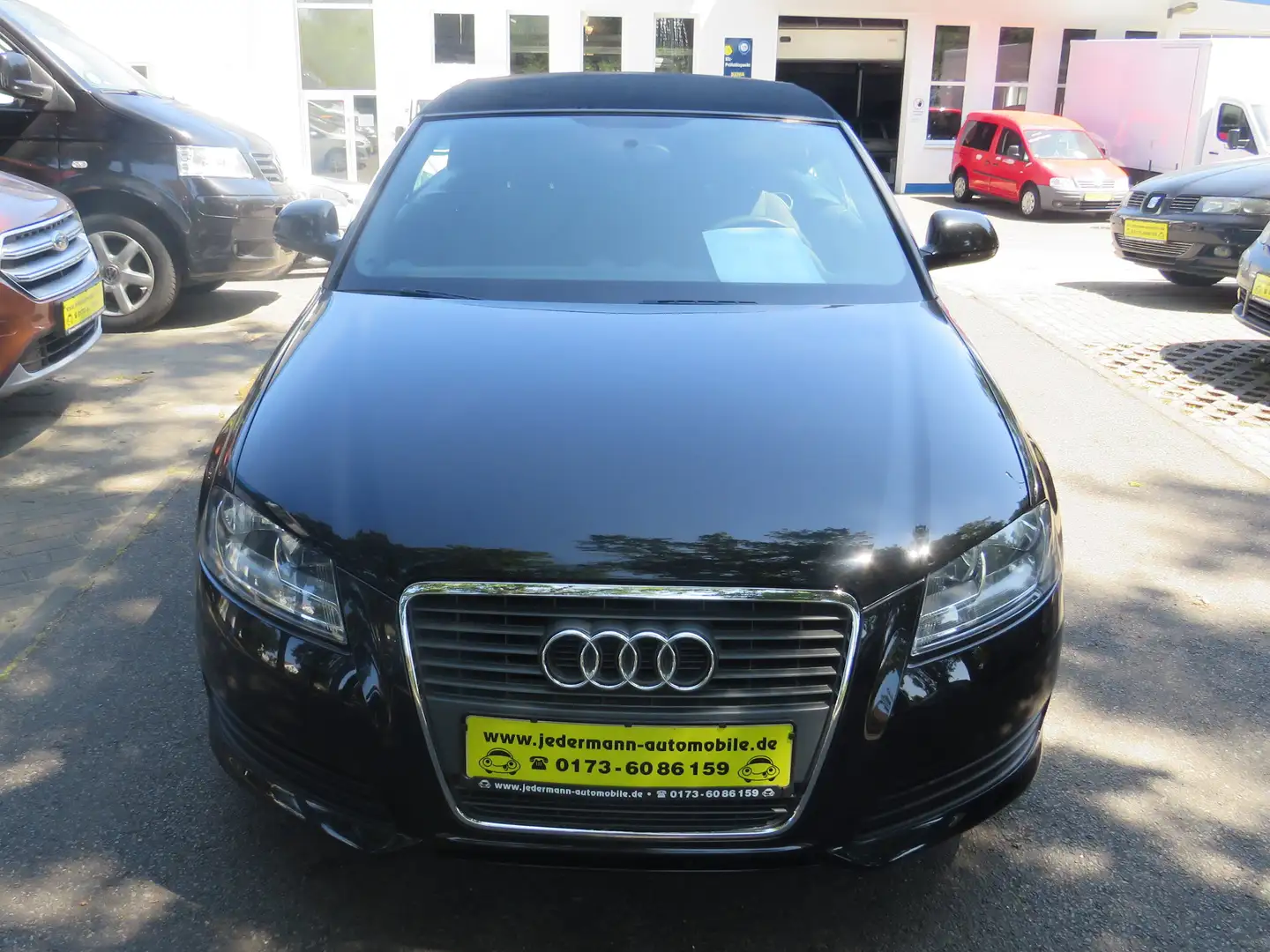 Audi A3 Cabrio 1,6L Benzin Attraction Schwarz - 2
