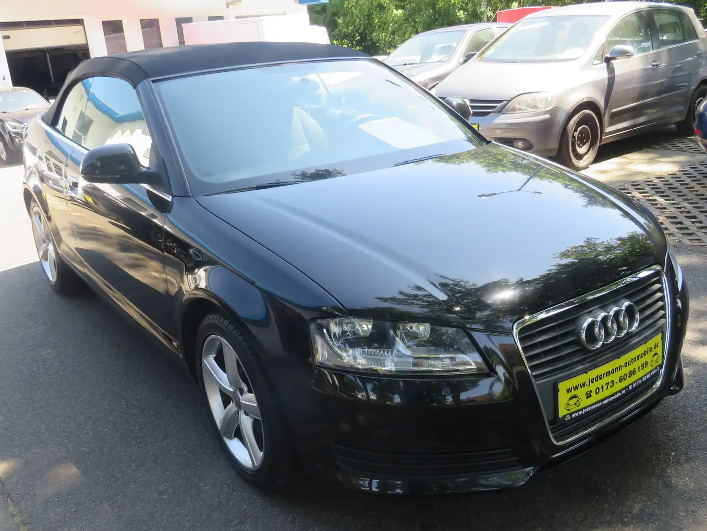 Audi A3 Cabrio 1,6L Benzin Attraction Schwarz - 1