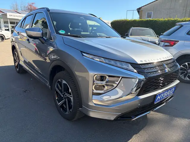 Mitsubishi Eclipse Cross Plus Select Hybrid 4WD