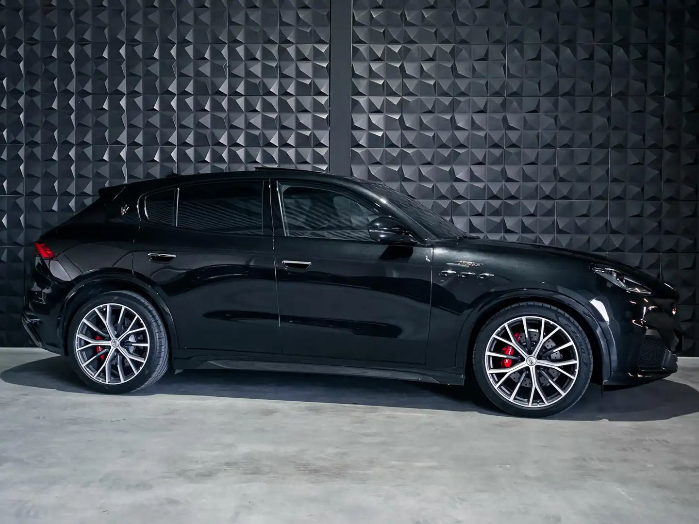 Maserati Grecale Trofeo 530pk | Pano | 21" | HUD | Sonus HiFi | Top Noir - 2