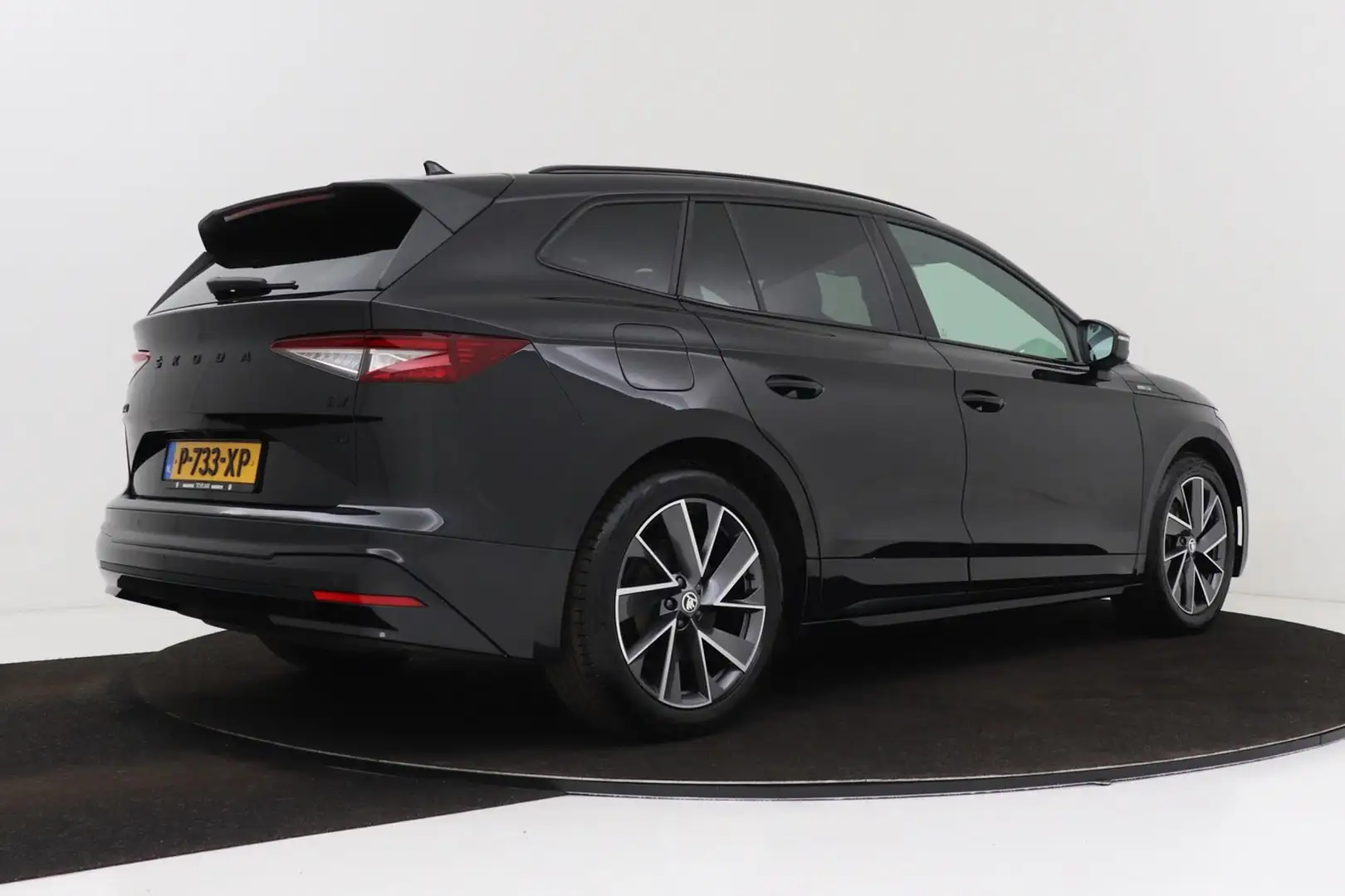 Skoda Enyaq iV 60 Sportline | Org NL | Stoelverwarming V+A | C Zwart - 2