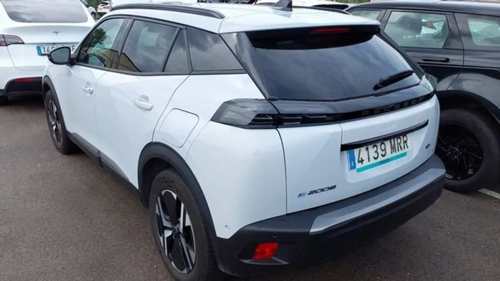 Peugeot 2008 Allure Eléctrico 100kW Blanco - 2