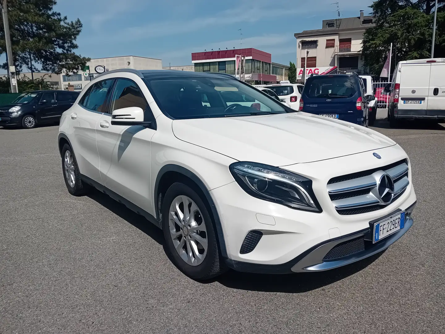 Mercedes-Benz GLA 200 GLA 200 d (cdi) Premium 4matic auto Bianco - 2