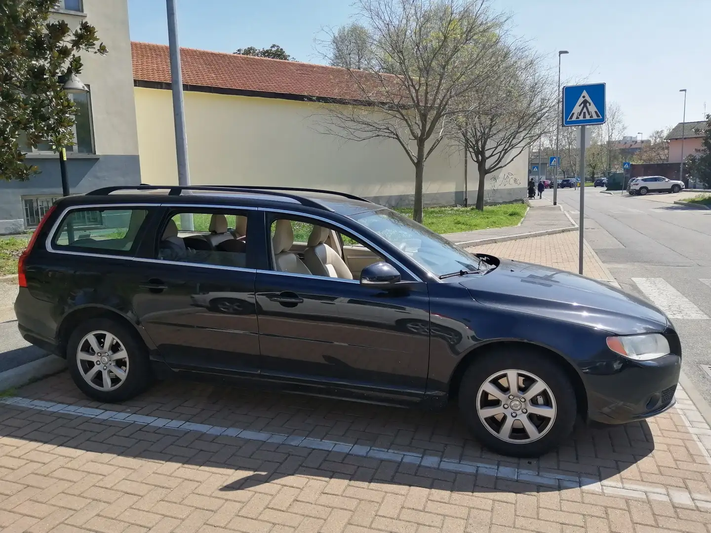 Volvo V70 2.0 polar Kék - 2