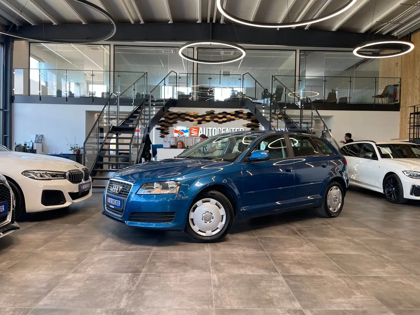 Audi A3 Sportback 1.8 TFSI Attraction *NAVI*PDC*TÜV* plava - 1
