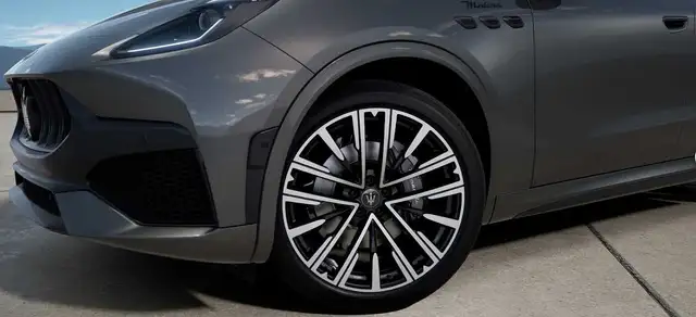 Maserati Grecale view 3