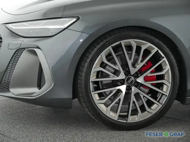 Audi A6 view 13