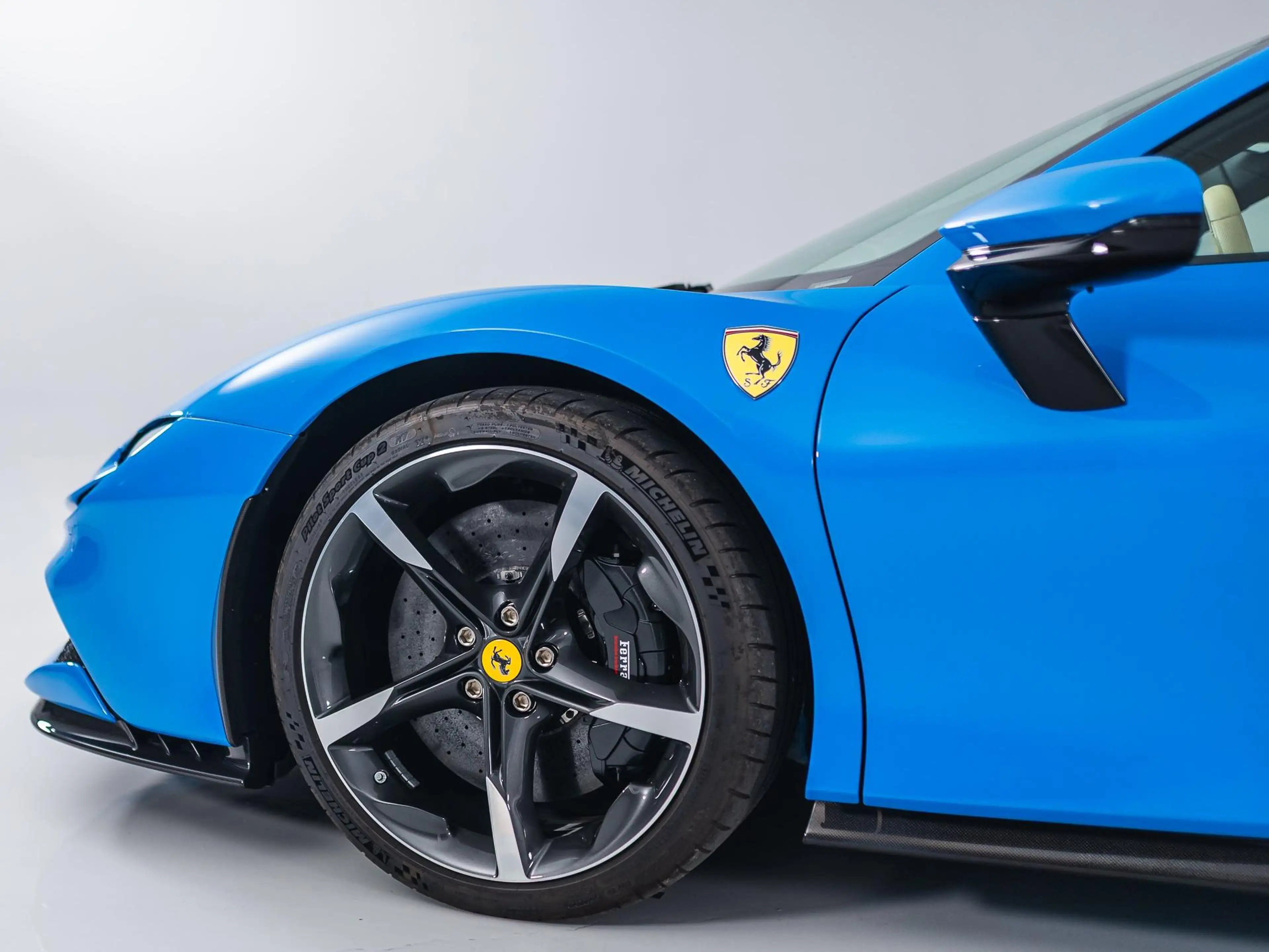 Ferrari SF90 Spider Carbon, Lift, JBL, Stripes — photo 14