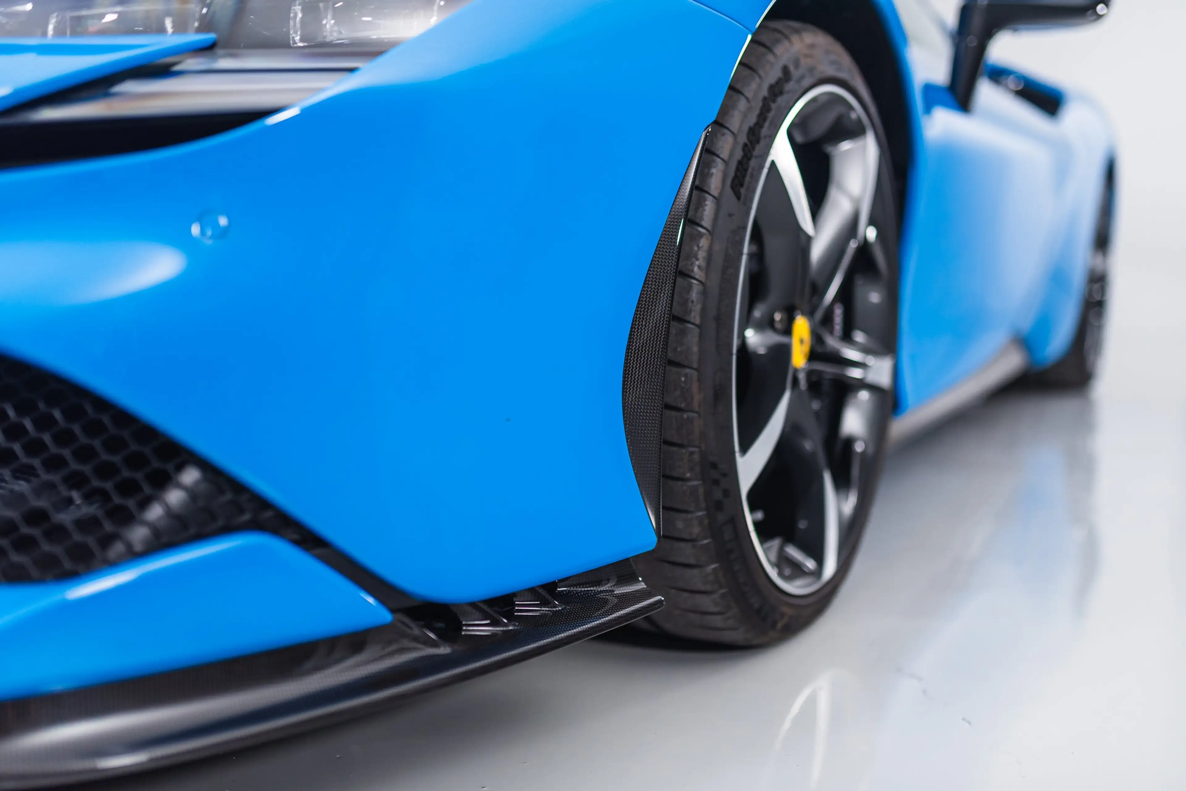 Ferrari SF90 Spider Carbon, Lift, JBL, Stripes — photo 5