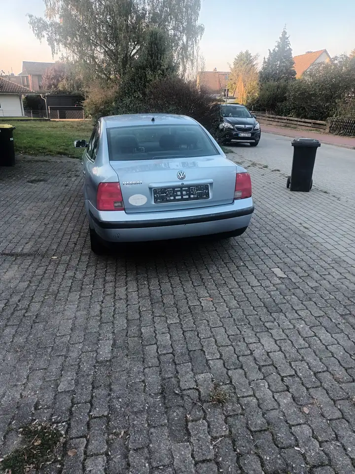 Volkswagen Passat 1.6, foto 2