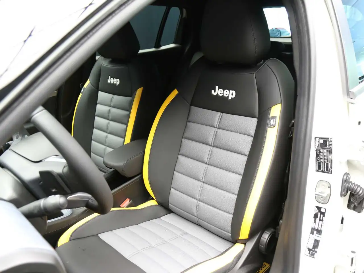 Jeep Avenger 2026 — фото 10